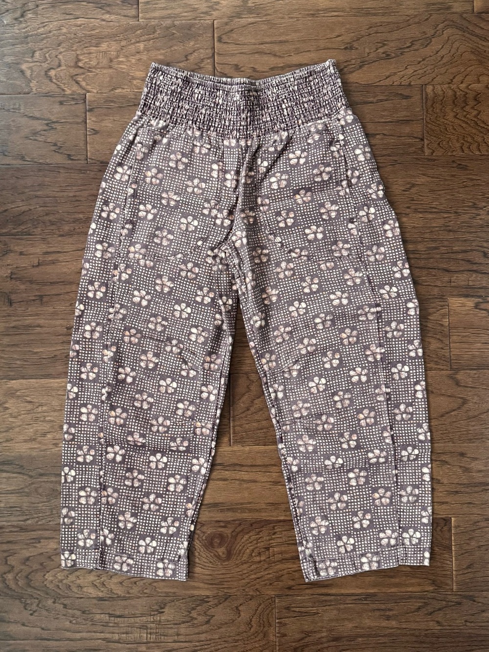 GUC Anthropologie Pilcro The Reese Smocked Pull-On Barrel Pants Brown Motif